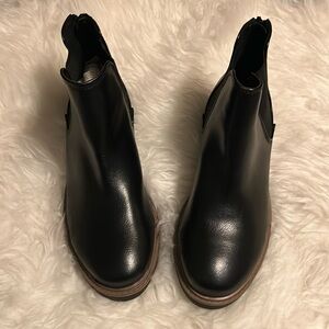 Black Esprit half booty zippered boots